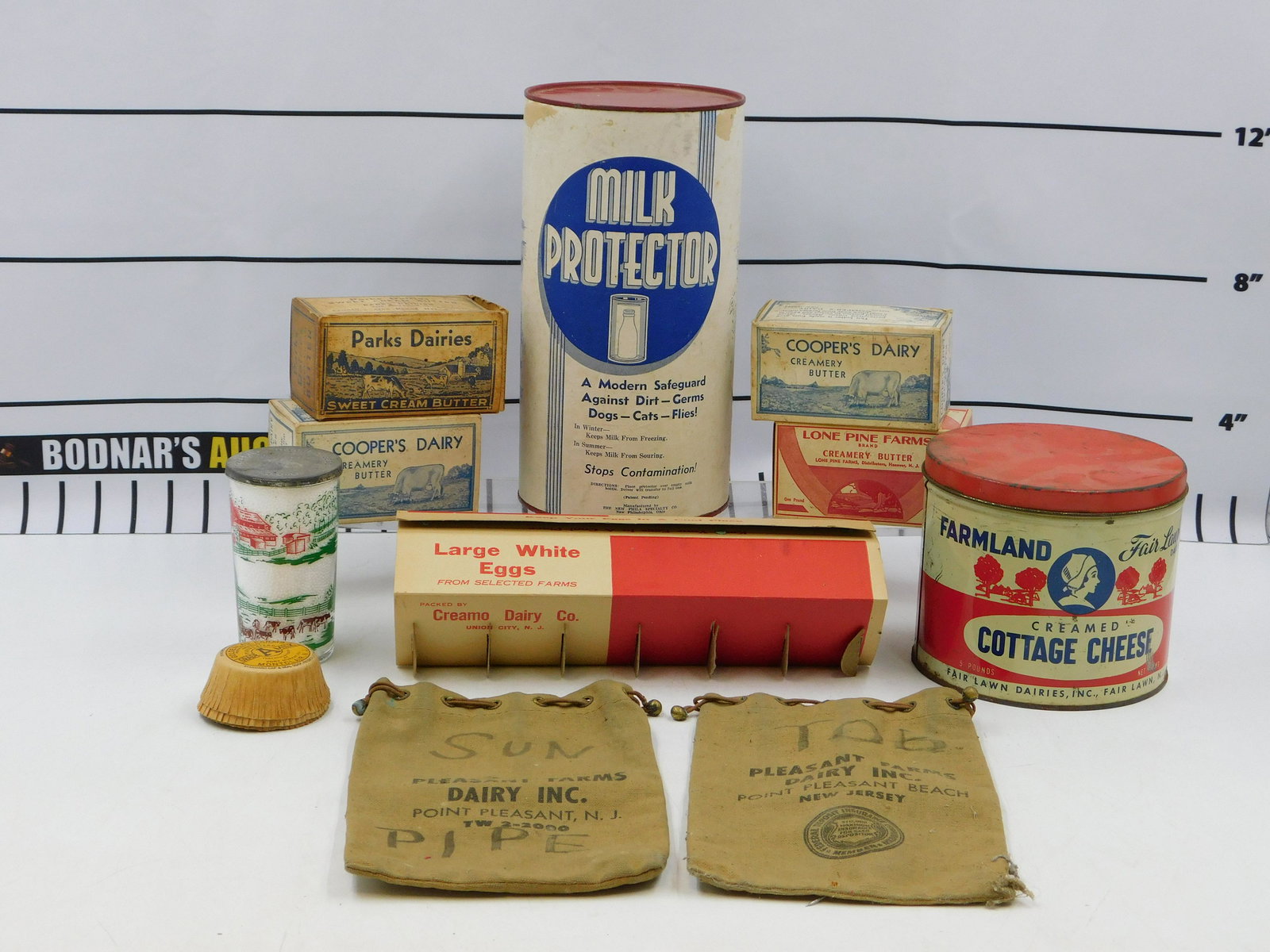 Lot of Vintage Milk and Dairy Items (1 of 7)