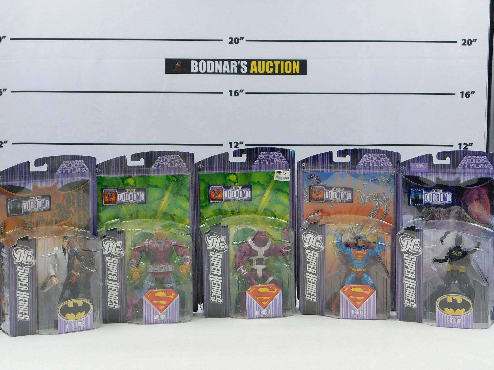 Lot of 5 Select Sculpt DC Super Heroes Action Figures (1 of 7)