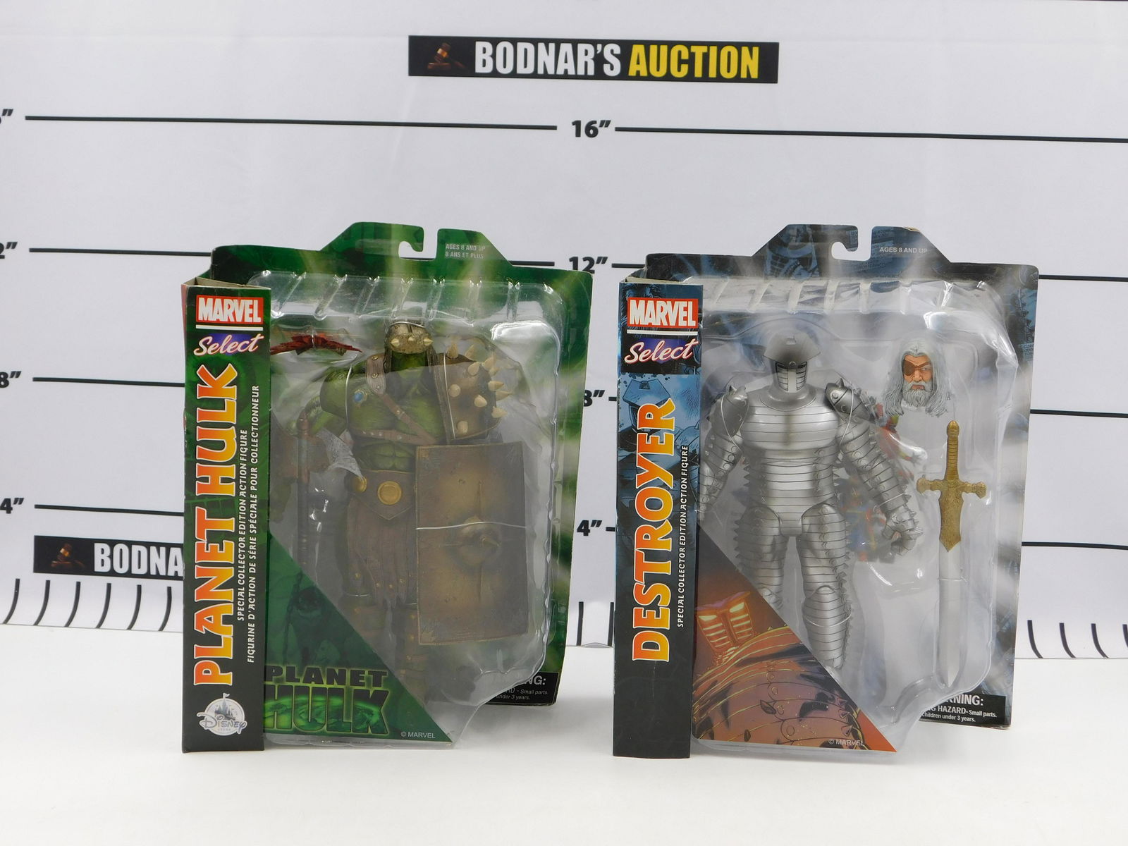 Lot of 2 Marvel Select Action Figures (1 of 10)
