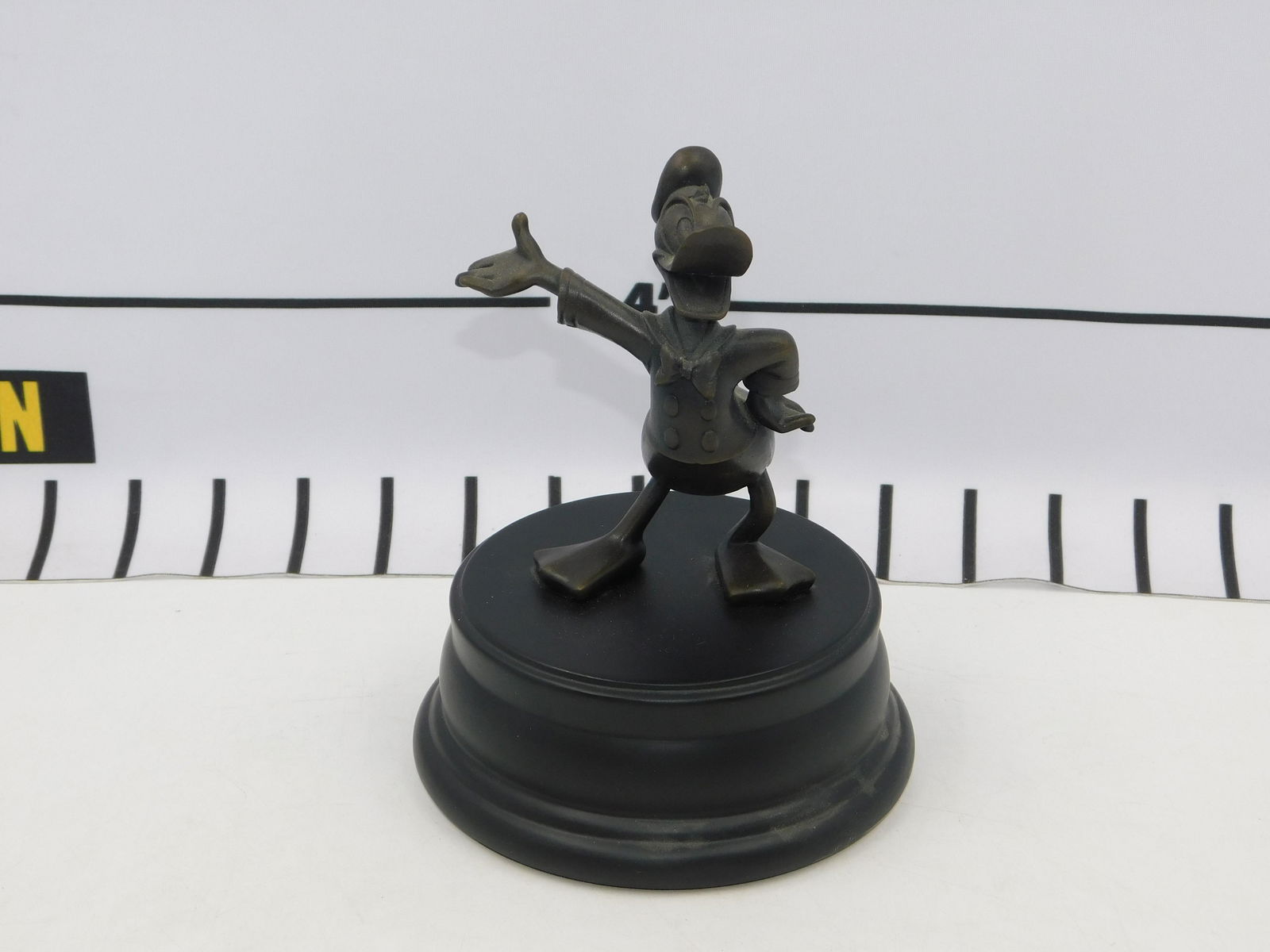 The Art of Disney Donald Duck Bronze Statue (1 of 7)