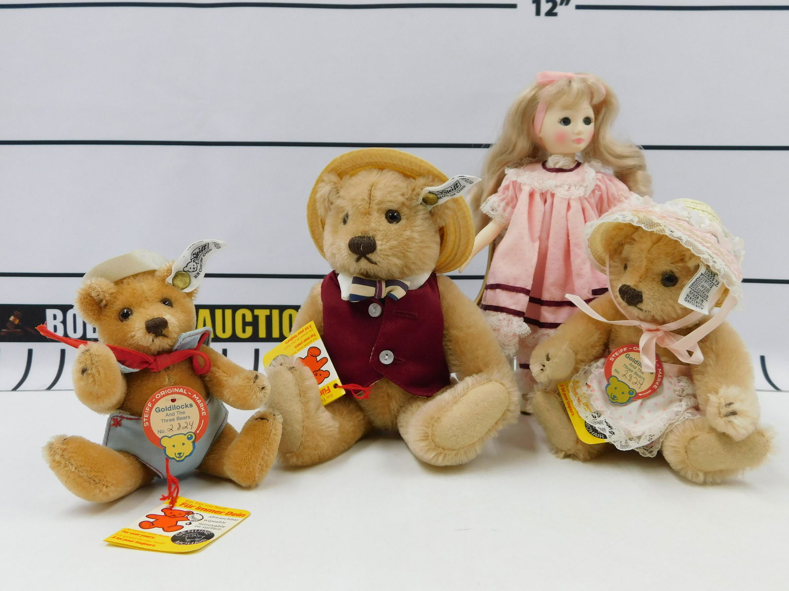 Steiff Goldilocks and The Three Bears Set (1 of 10)