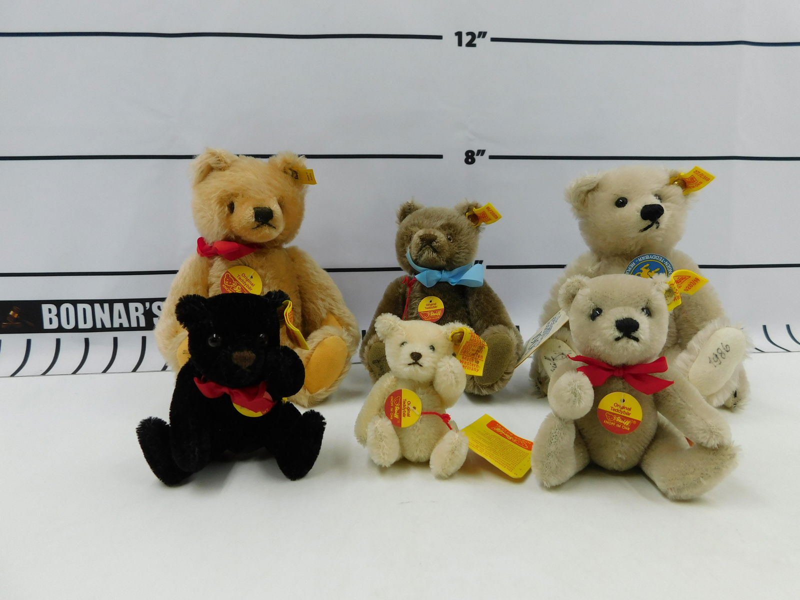 Lot of 6 Steiff Bears (1 of 10)