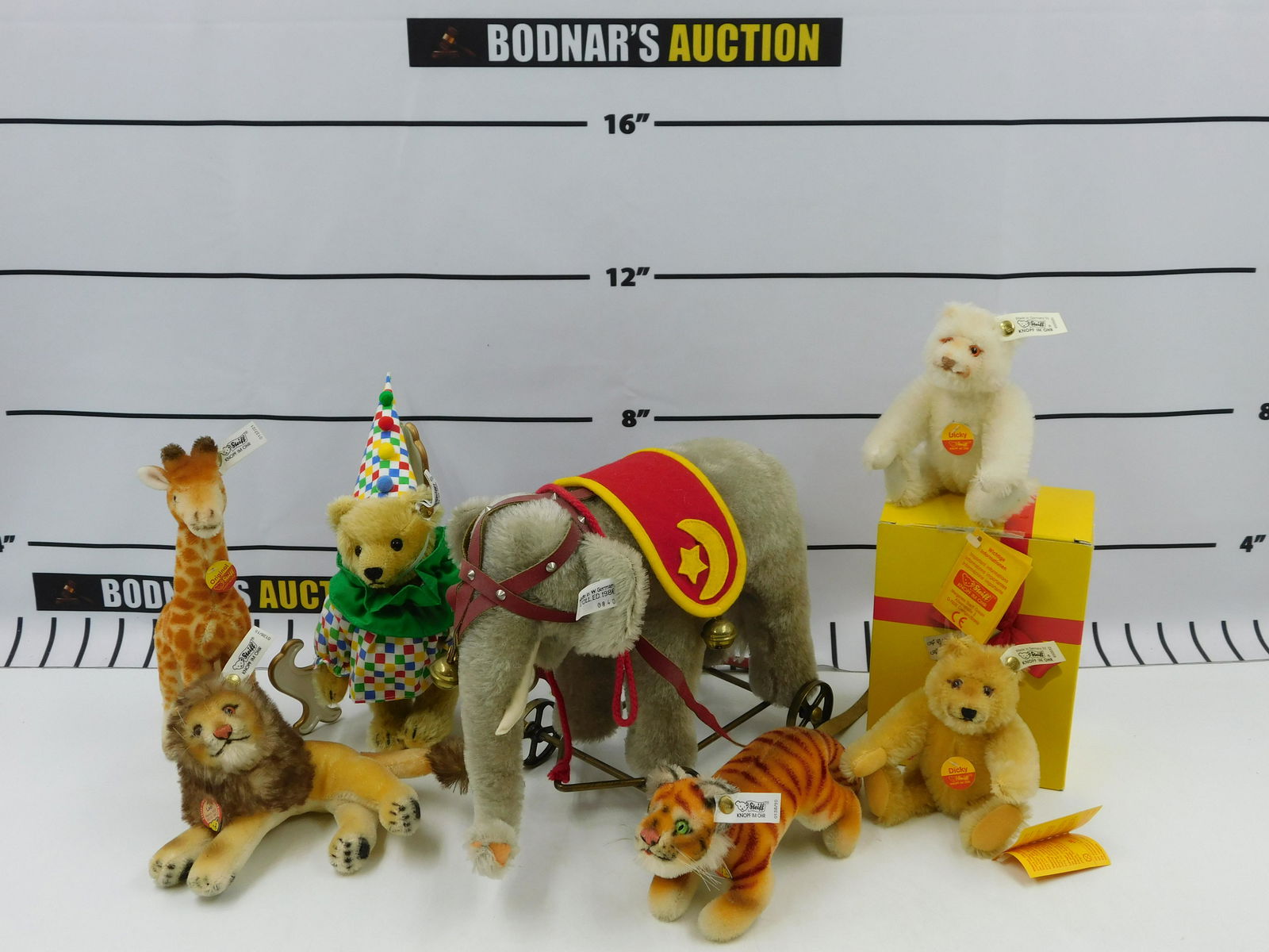Lot of 7 Circus Collection Animals: Lot of 7 Circus Collection Animals including Dicky (White) 0172/16, Dicky (Golden) 0172/17, Giraffe 0137/21, Clown Bear 0163/19, Tiger 0138/10, Leo the Lion 0136/15, and Elephant ONLY - No Cart - 0135