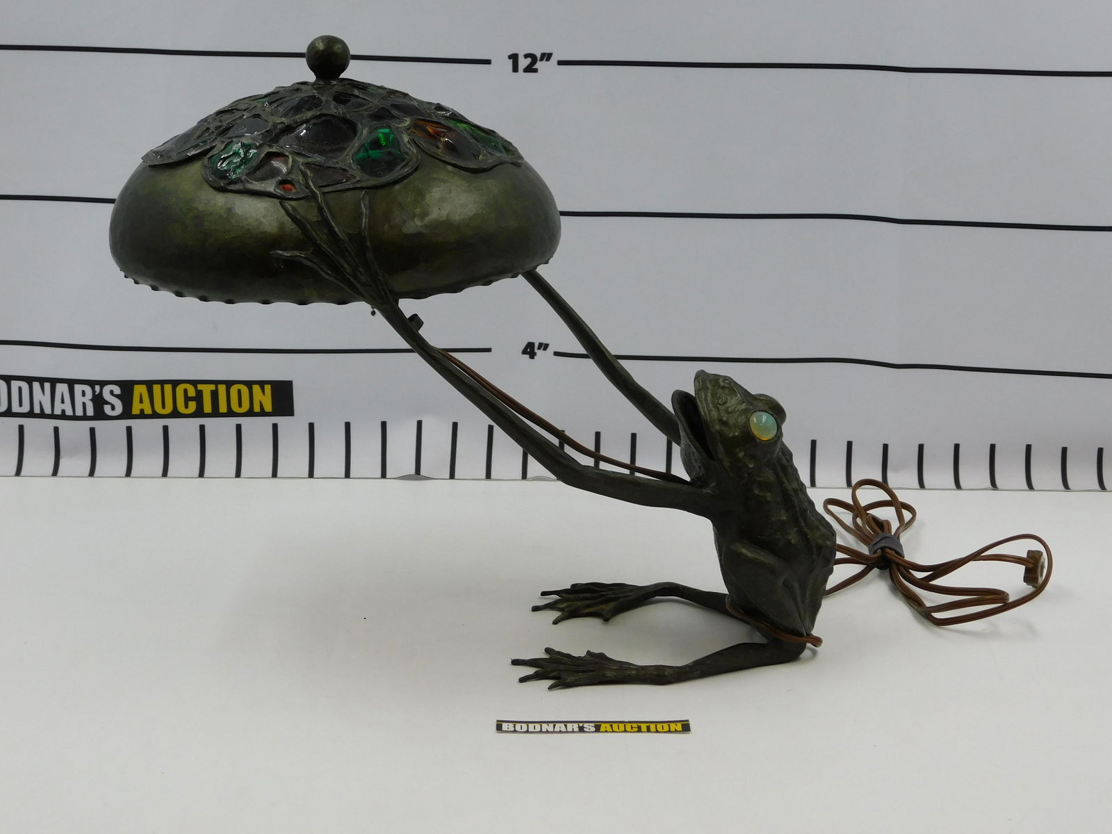 Arts and Crafts Bronze and Stained Glass Table Lamp (1 of 11)