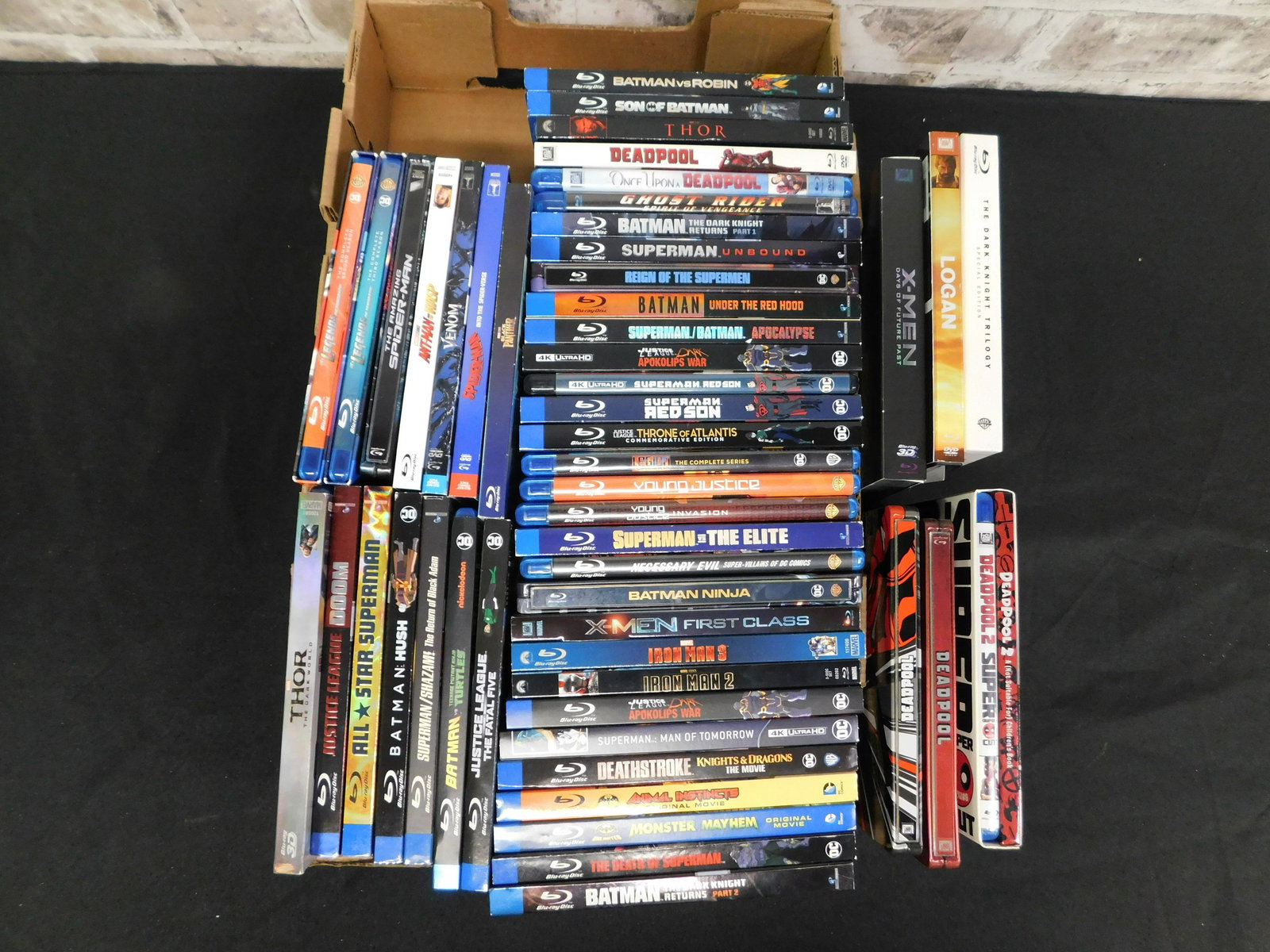 Lot of Superhero Themed Blu-Rays (1 of 8)