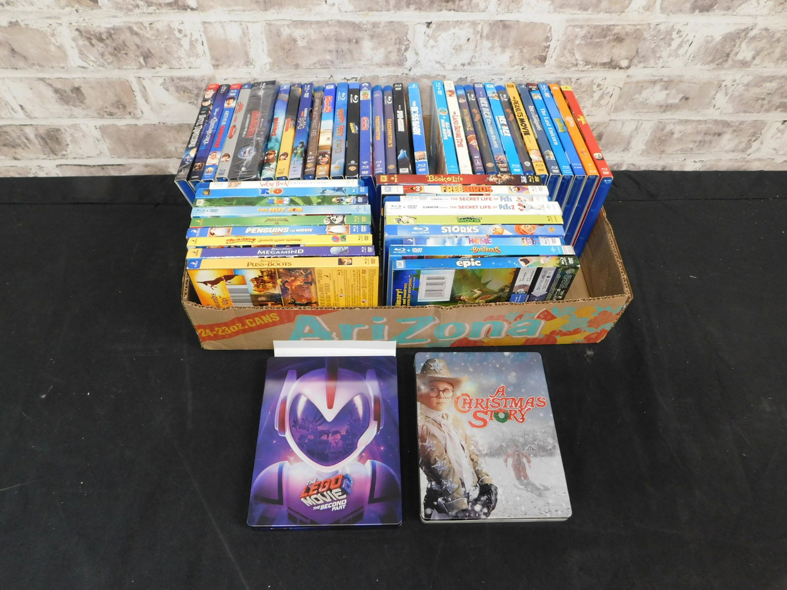 Lot of Kid and Young Adult Blu-Rays: Lot of Kid and Young Adult Blu-Rays. Some titles included are A Christmas Story (Steelbook), The Lego Movie: The Second Part (Steelbook), Puss in Boots, Rio, How to Train your Dragon, Boss Baby, Ice A