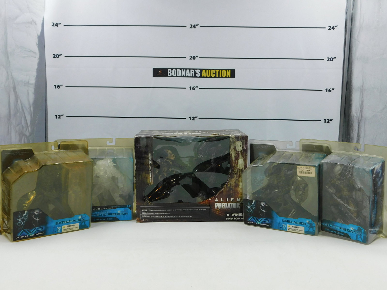 Lot of 5 McFarlane AVP Alien Vs. Predator Action Figures (1 of 13)