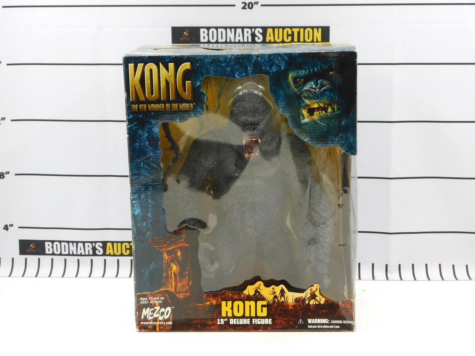 Mezco Kong 8th Wonder of the World 15" Deluxe Figure: Mezco Kong 8th Wonder of the World 15" Deluxe Figure. Plastic has some dings. All invoices must be paid within 24 hours of the sale. All items are shipped USPS or UPS and will be billed separately. A