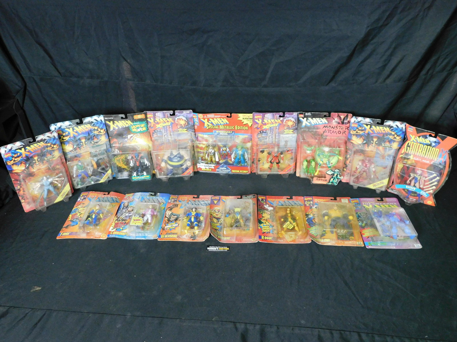 Large Lot of Marvel X-Men Action Figures (1 of 11)