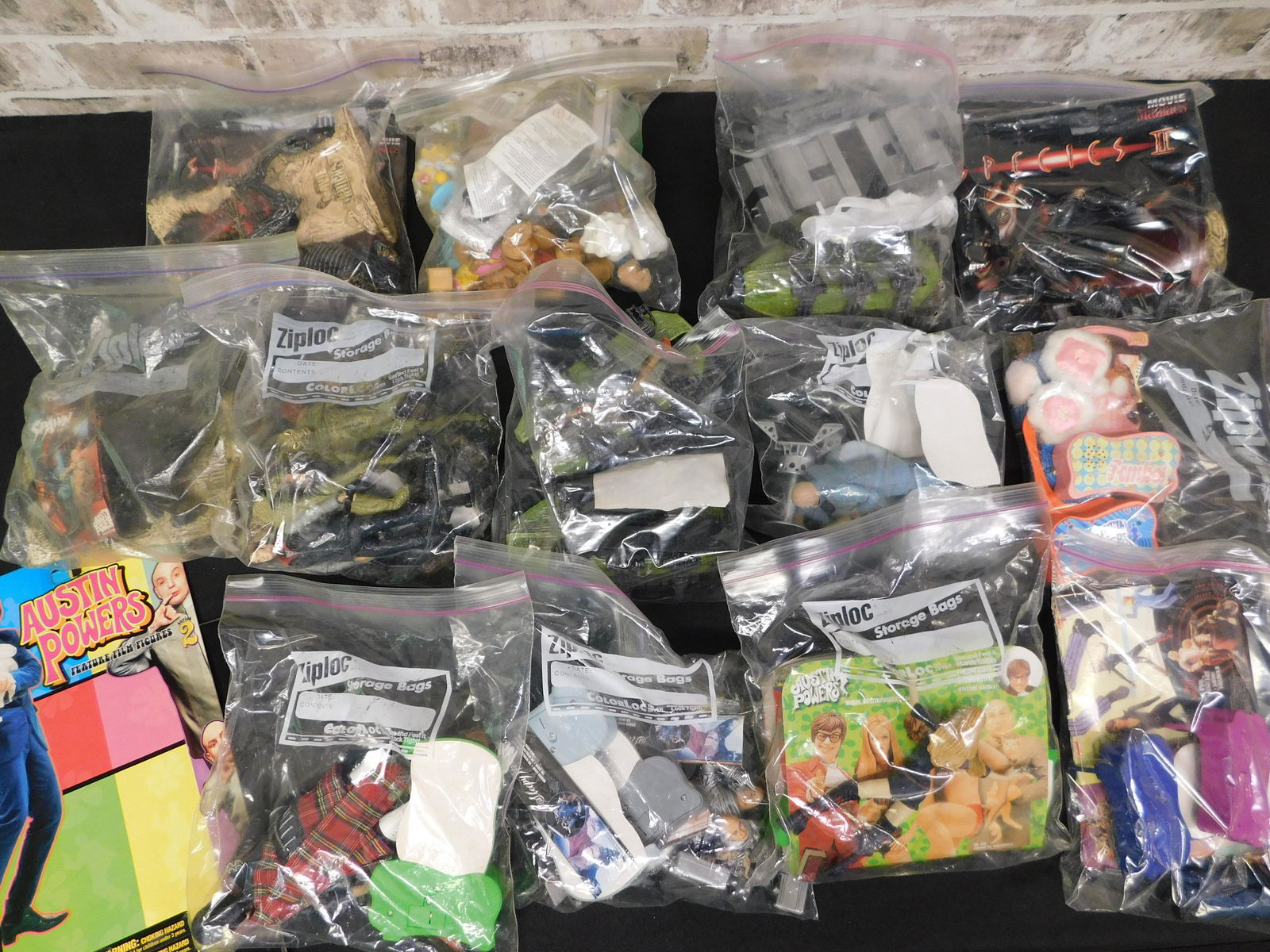 Lot of Loose Action Figures (1 of 7)