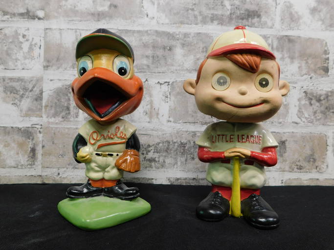 Lot of 2 Vintage Bobbleheads (0172) on Jul 20, 2022 Bodnar's Auction
