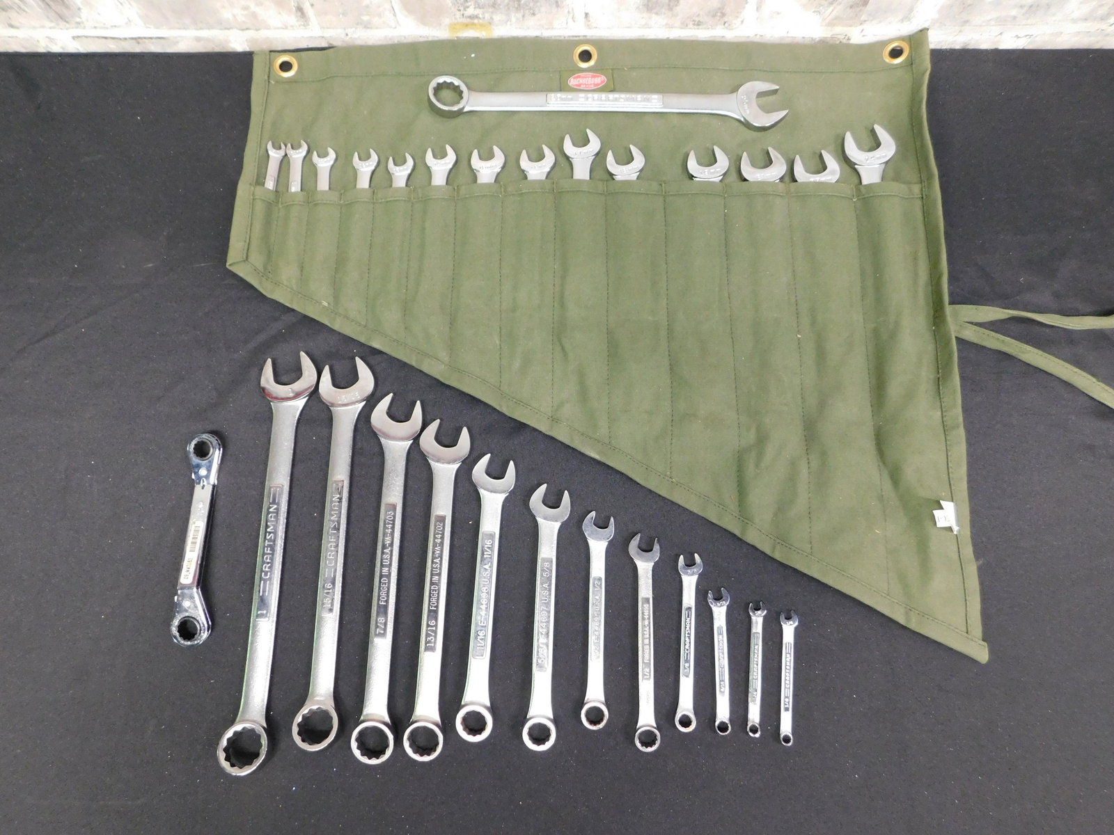 Lot of Craftsman Wrenches in Carrying Case (1 of 3)