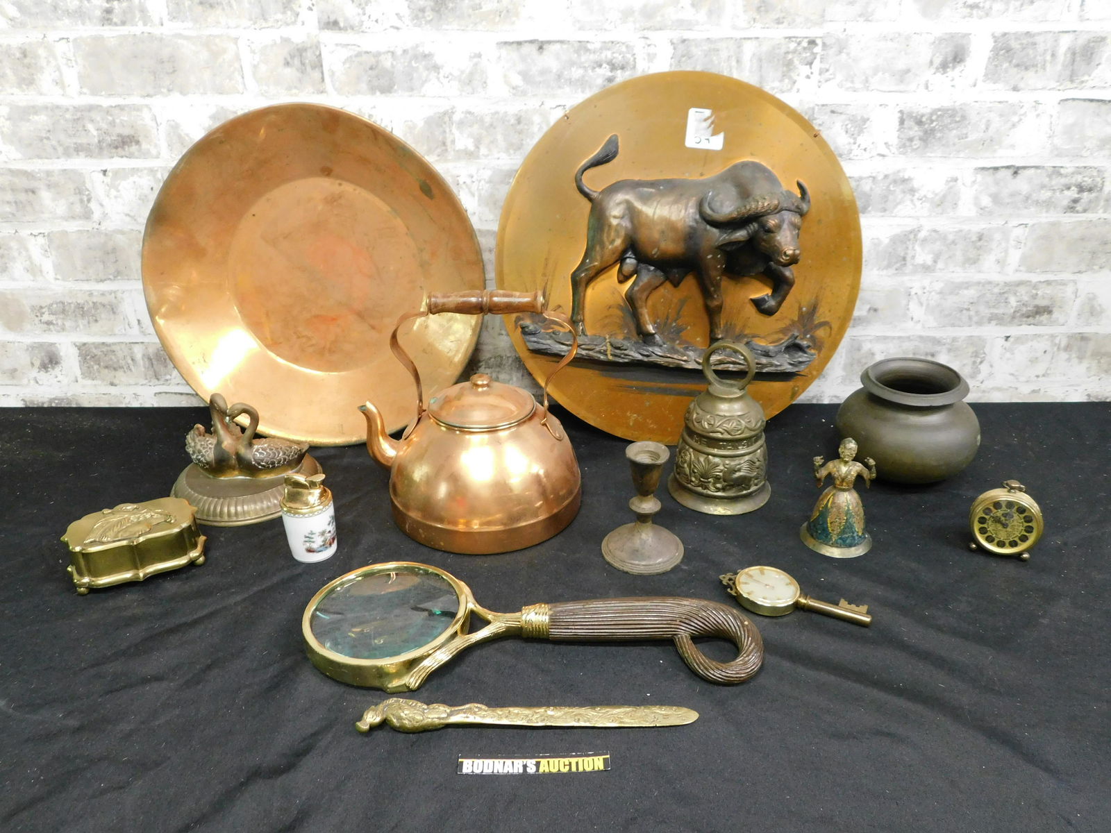 Mixed Lot of Brass, Copper, and Metal Items (1 of 15)