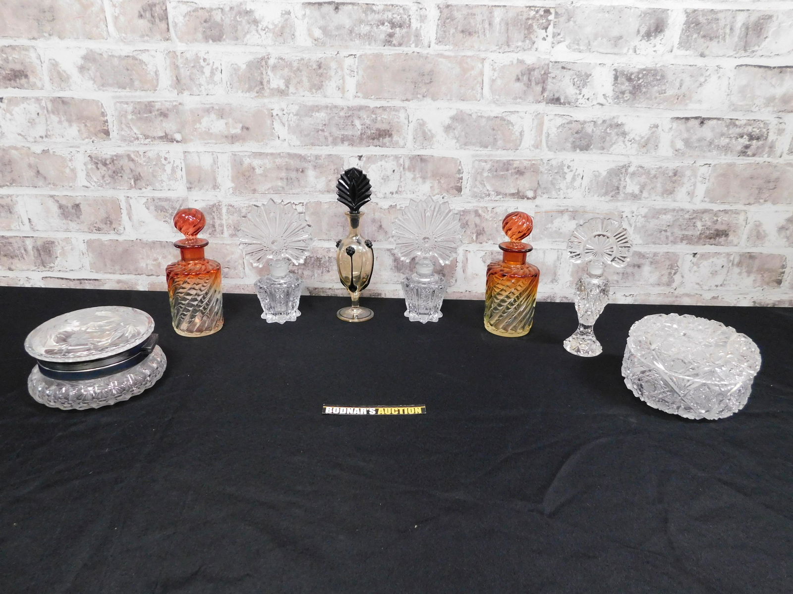 Lot of Vanity Items (1 of 10)