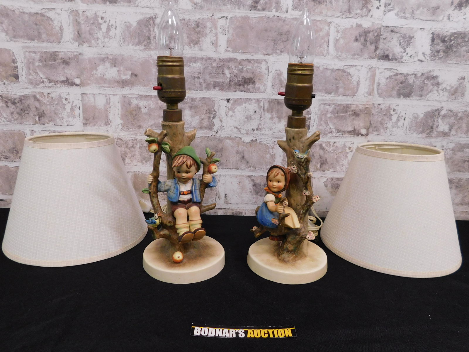 Lot of 2 Hummel Lamps (1 of 10)