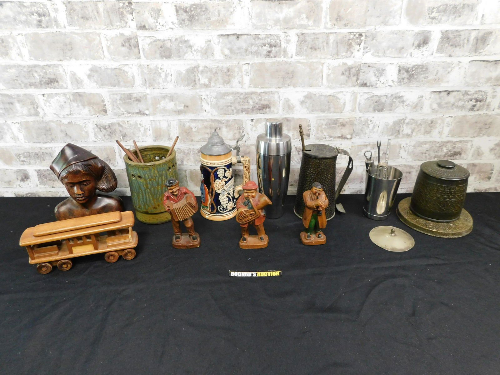 Mixed Lot of Collectible Items (1 of 10)