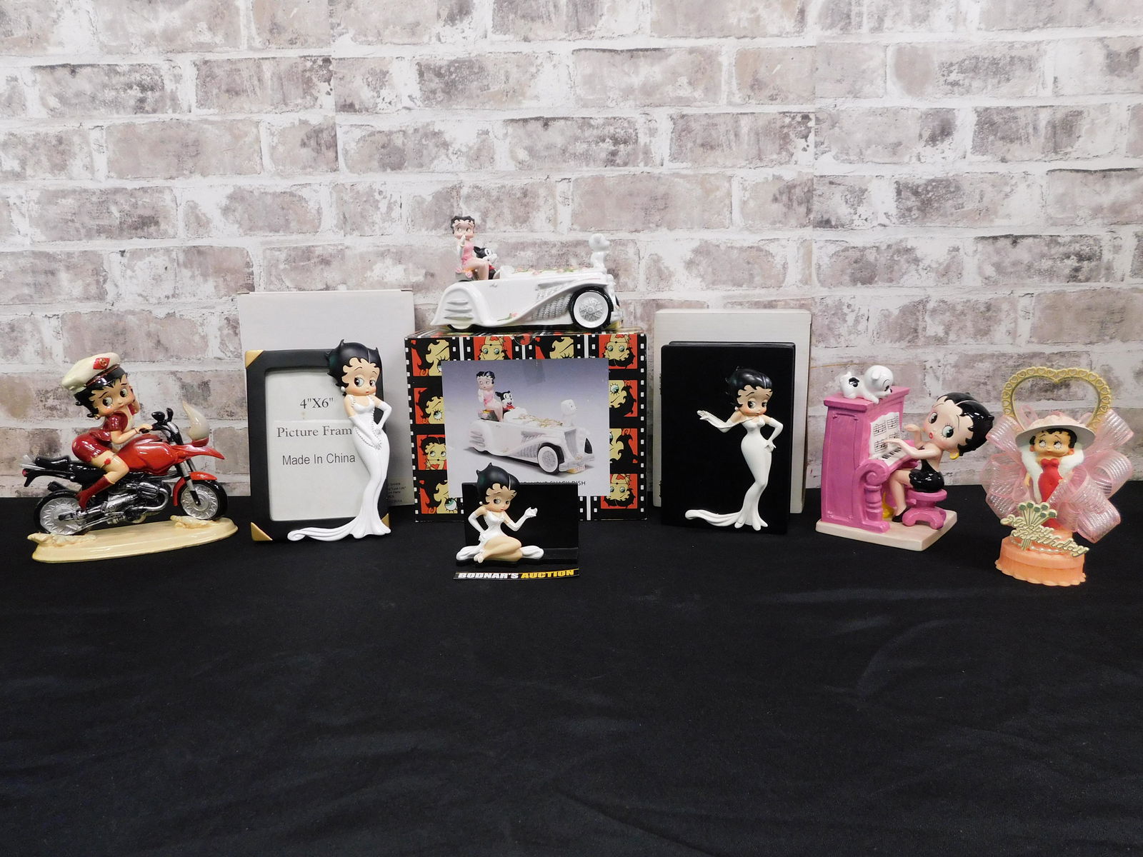 Group Lot of Betty Boop Collectibles (1 of 15)