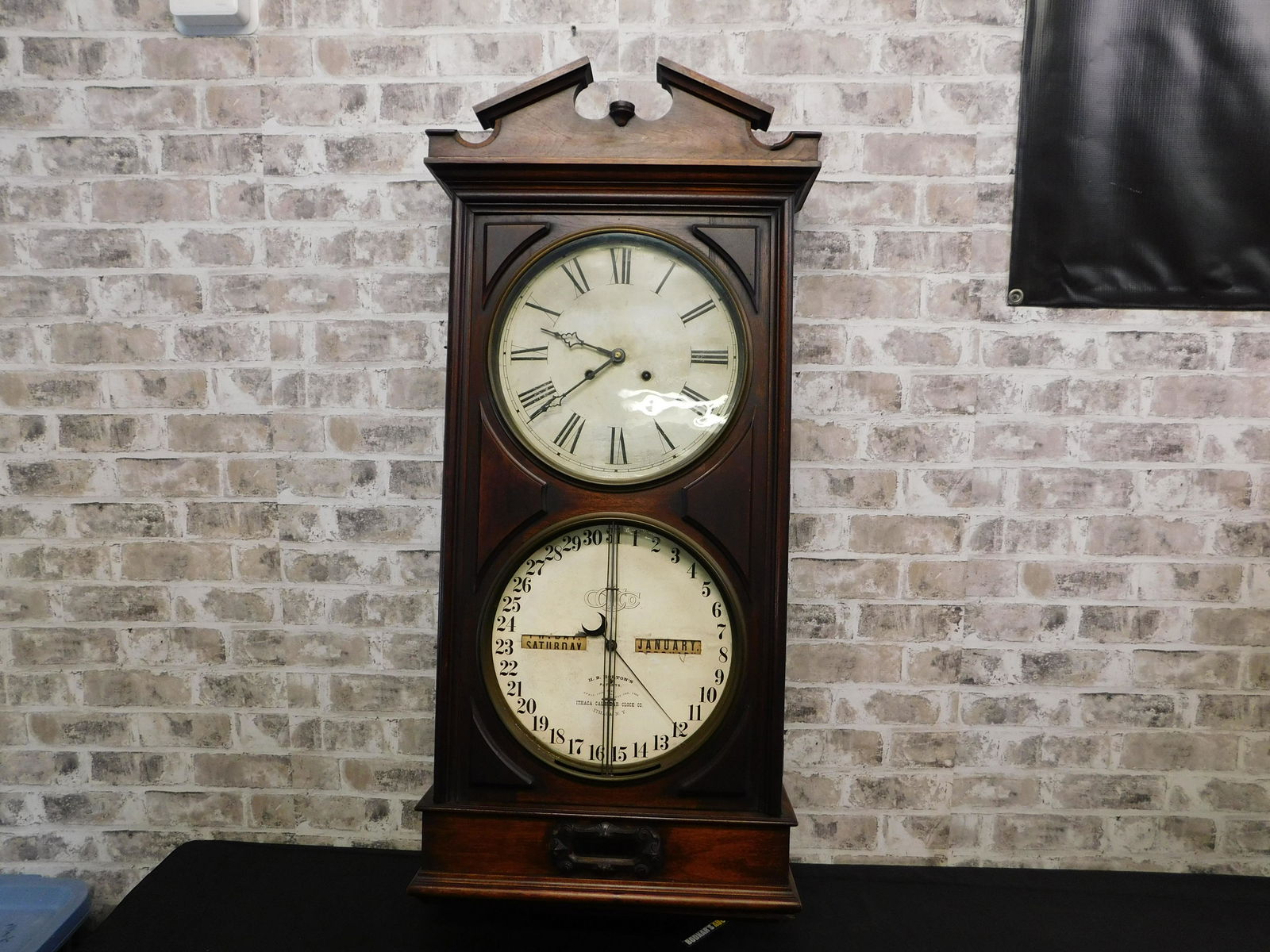 Ithaca calendar Clock Company Oversized Clock (1 of 7)