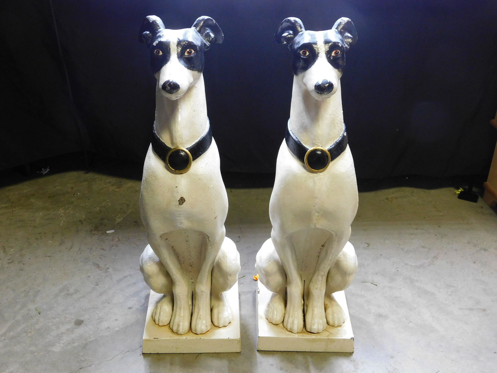 Pair of Lifesize Cast Iron Dog Statues (1 of 6)