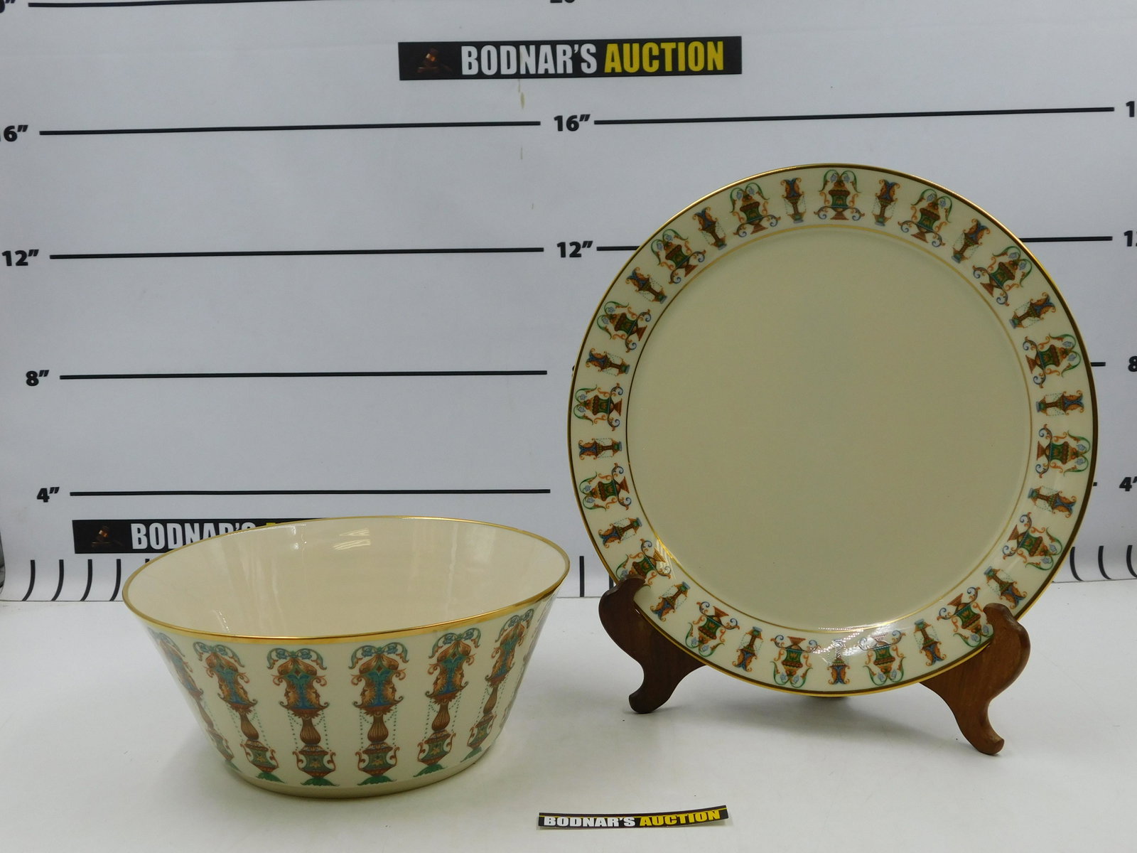 Lenox Salad Bowl and Large Platter: Lenox Matching Salad Bowl and Large Platter. Bowl measures 10.5" diameter and Platter measures 13" diameter. All invoices must be paid within 24 hours of the sale. If you need your items shipped, we a