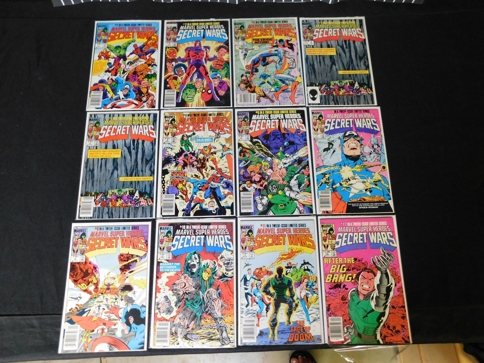 Lot of 12 Issues of Marvel's Super Heroes Secret Wars (1 of 7)