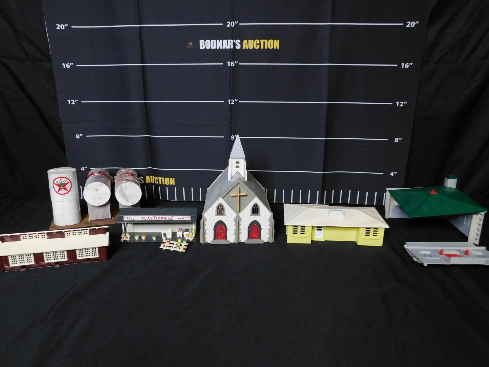 Lot of Plasticville Train Accessories (1 of 7)