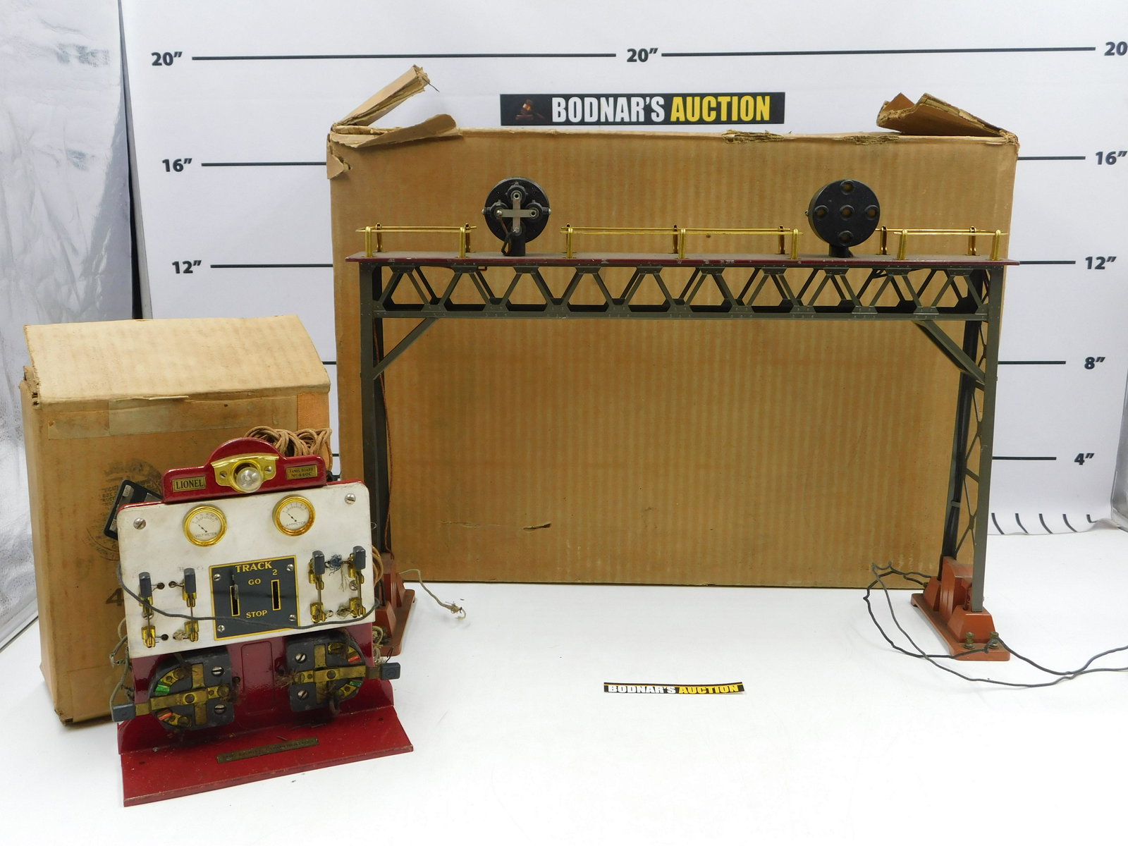 Lionel Standard O Gauge Tin Plated Signal Bridge (1 of 7)