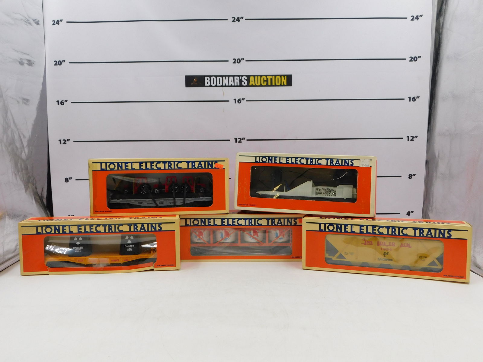 Lot of 5 Lionel O Gauge Rolling Stock (1 of 11)