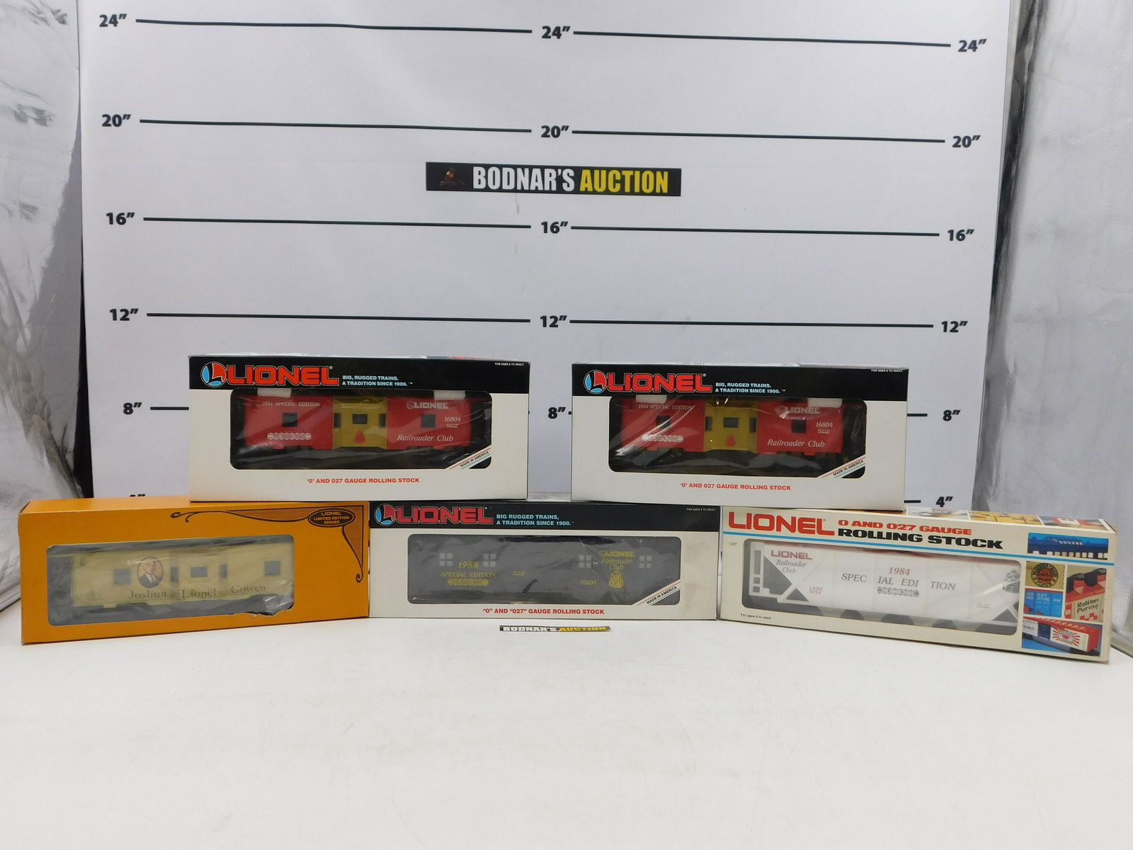 Lot of 5 Lionel O Gauge Railroad Club Rolling Stock (1 of 11)