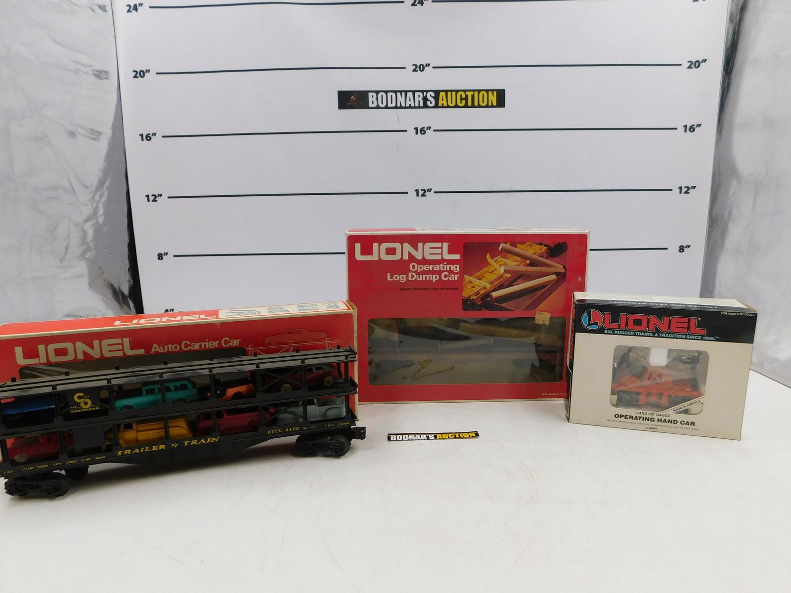 Lot of 3 O Gauge Lionel Rolling Stock (1 of 9)