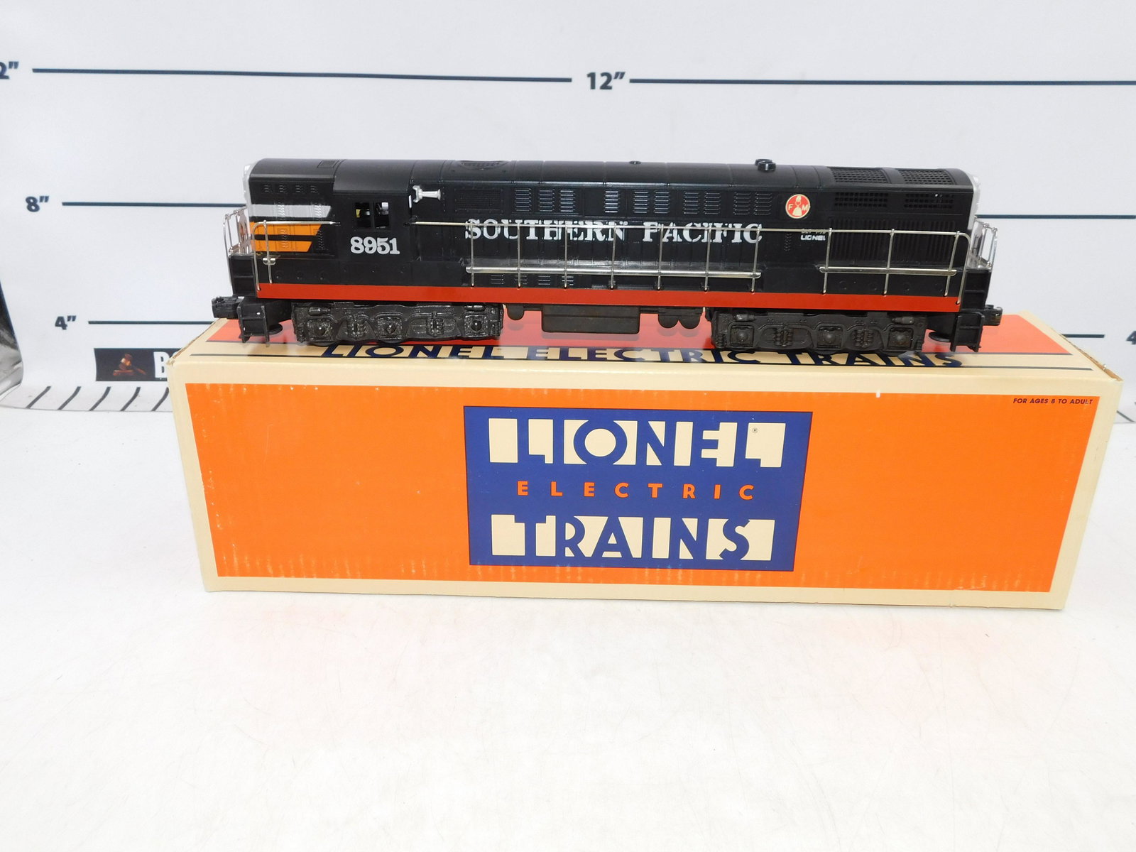 Lionel Southern Pacific FM Trainmaster Diesel Locomotive (1 of 9)