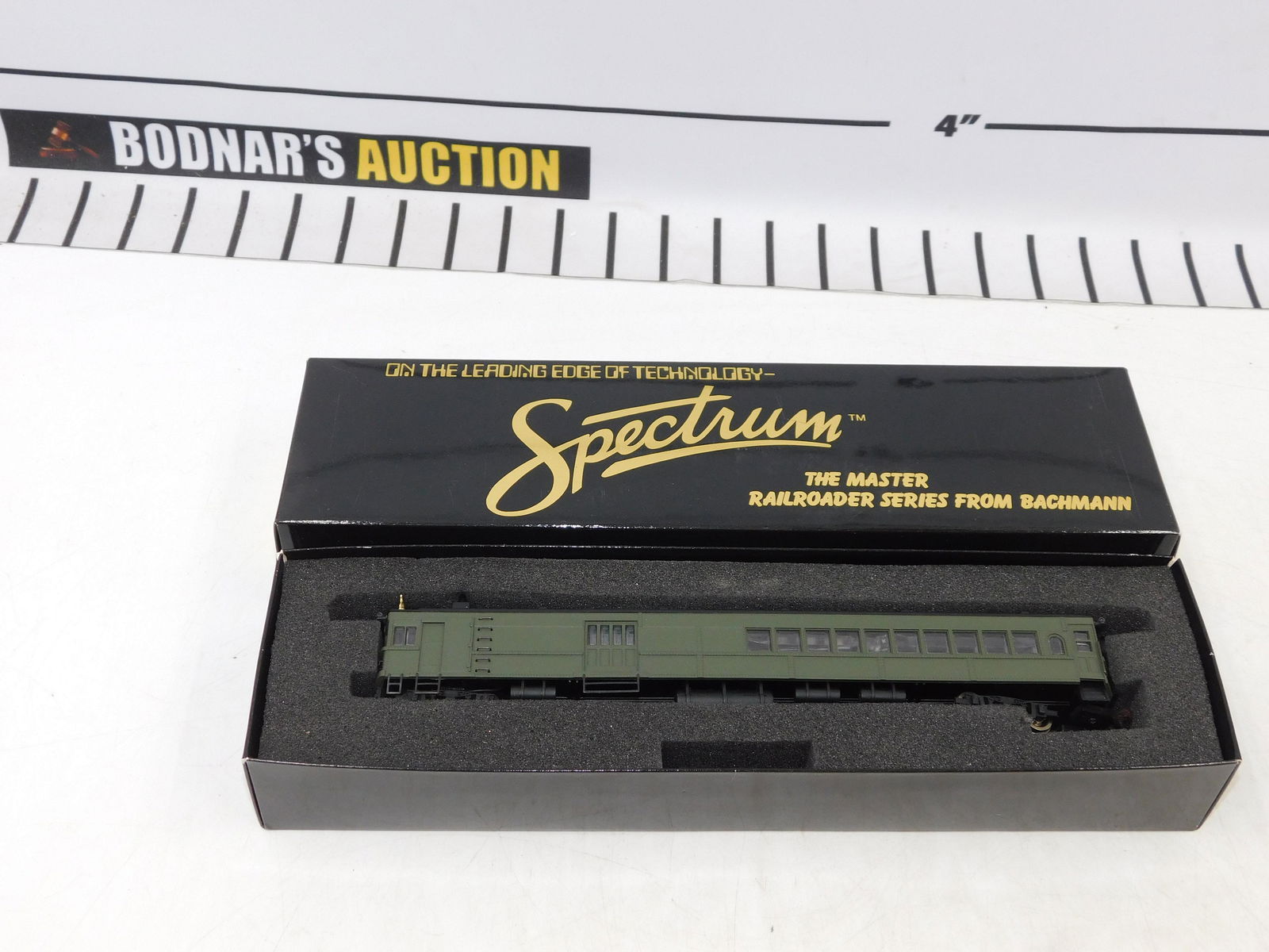 Bachmann Spectrum EMC Gas Electric Baggage/Passenger Combo Car (1 of 3)