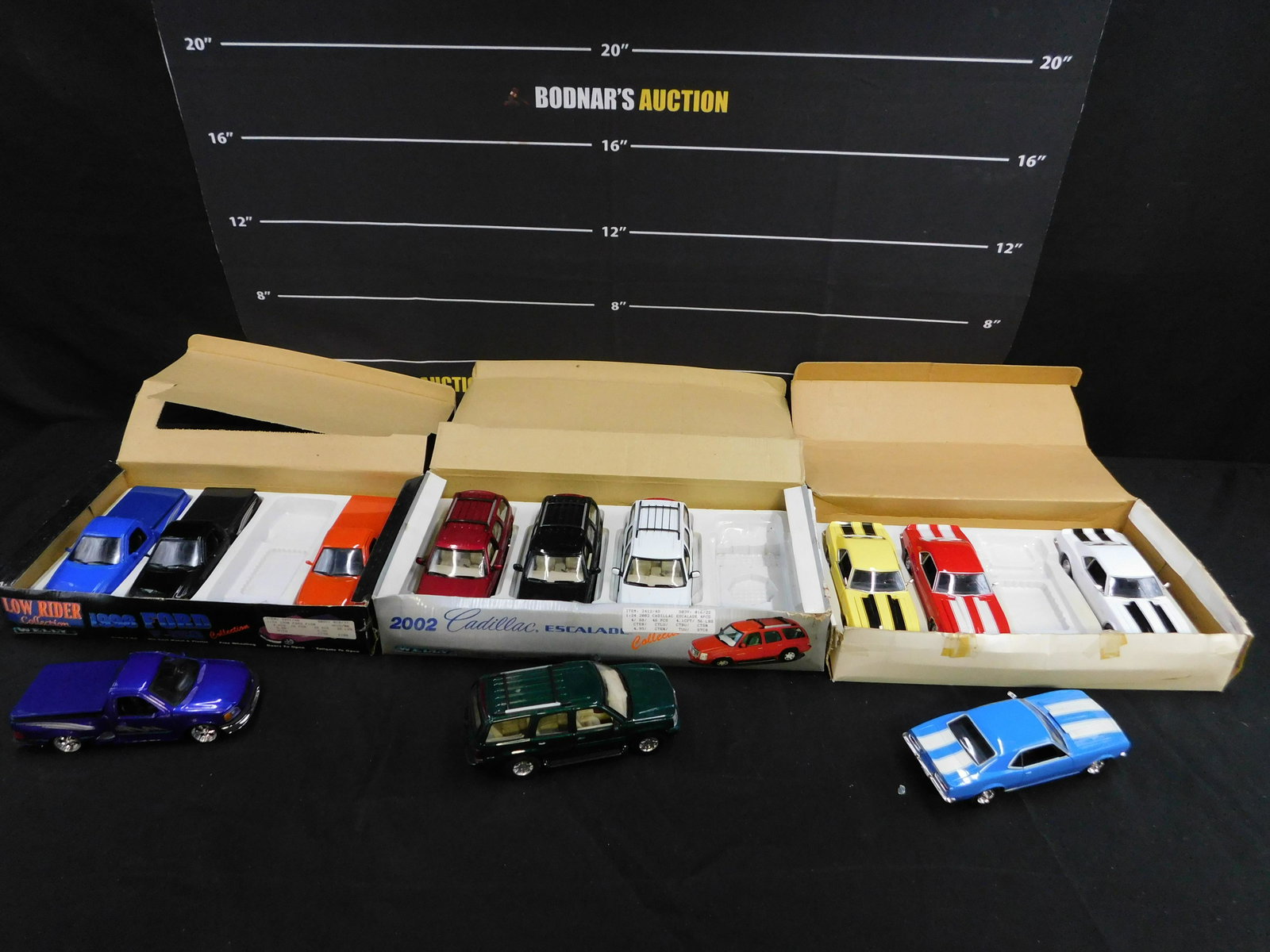 Lot of 12 Welly 1:24 Scale Diecast (1 of 8)