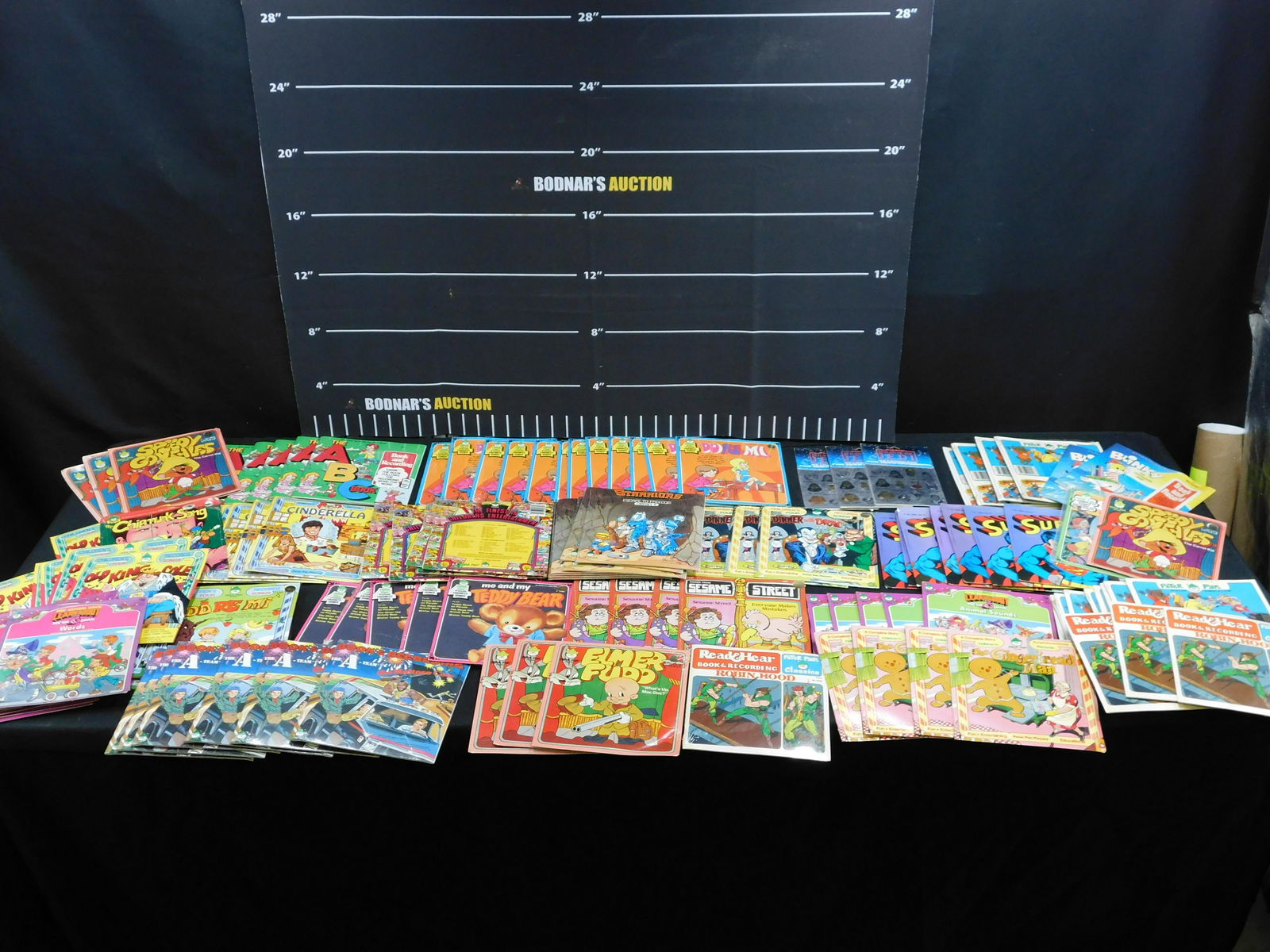 Large Lot of Vintage Children's 33 and 45's (1 of 9)