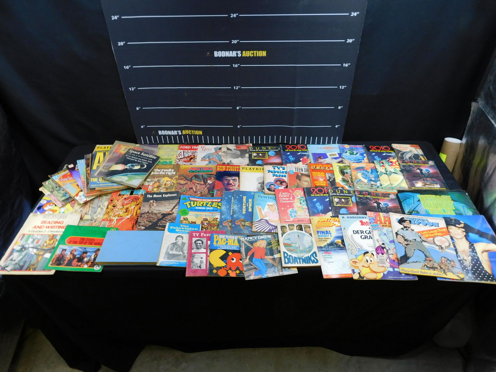 Lot of Vintage Books, Comics and Magazines (1 of 5)