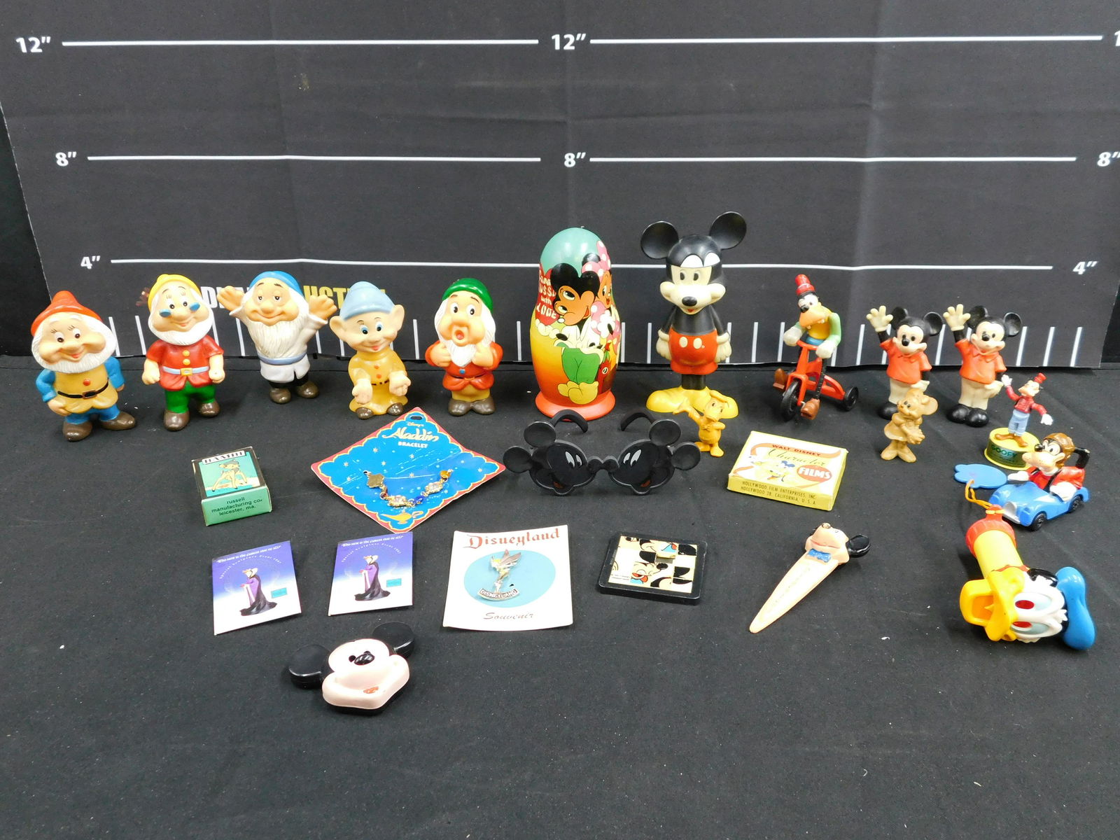 Mixed Lot of Walt Disney Items (1 of 7)