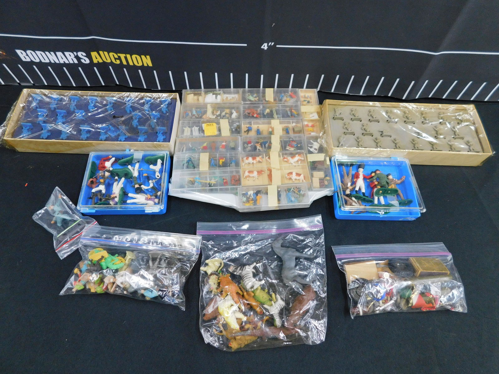 Lot of Miniature Plastic Army Men and More (1 of 9)