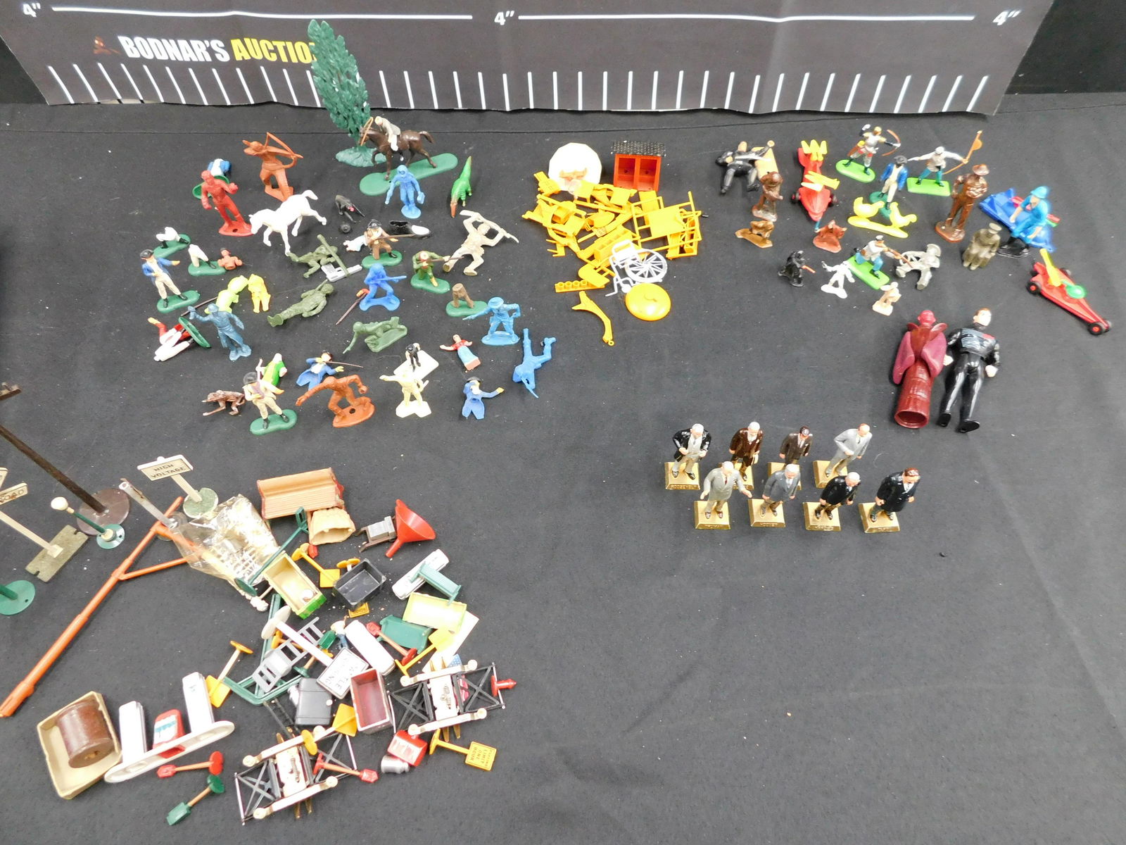 Lot of Mixed Action Figures and Accessories (1 of 11)