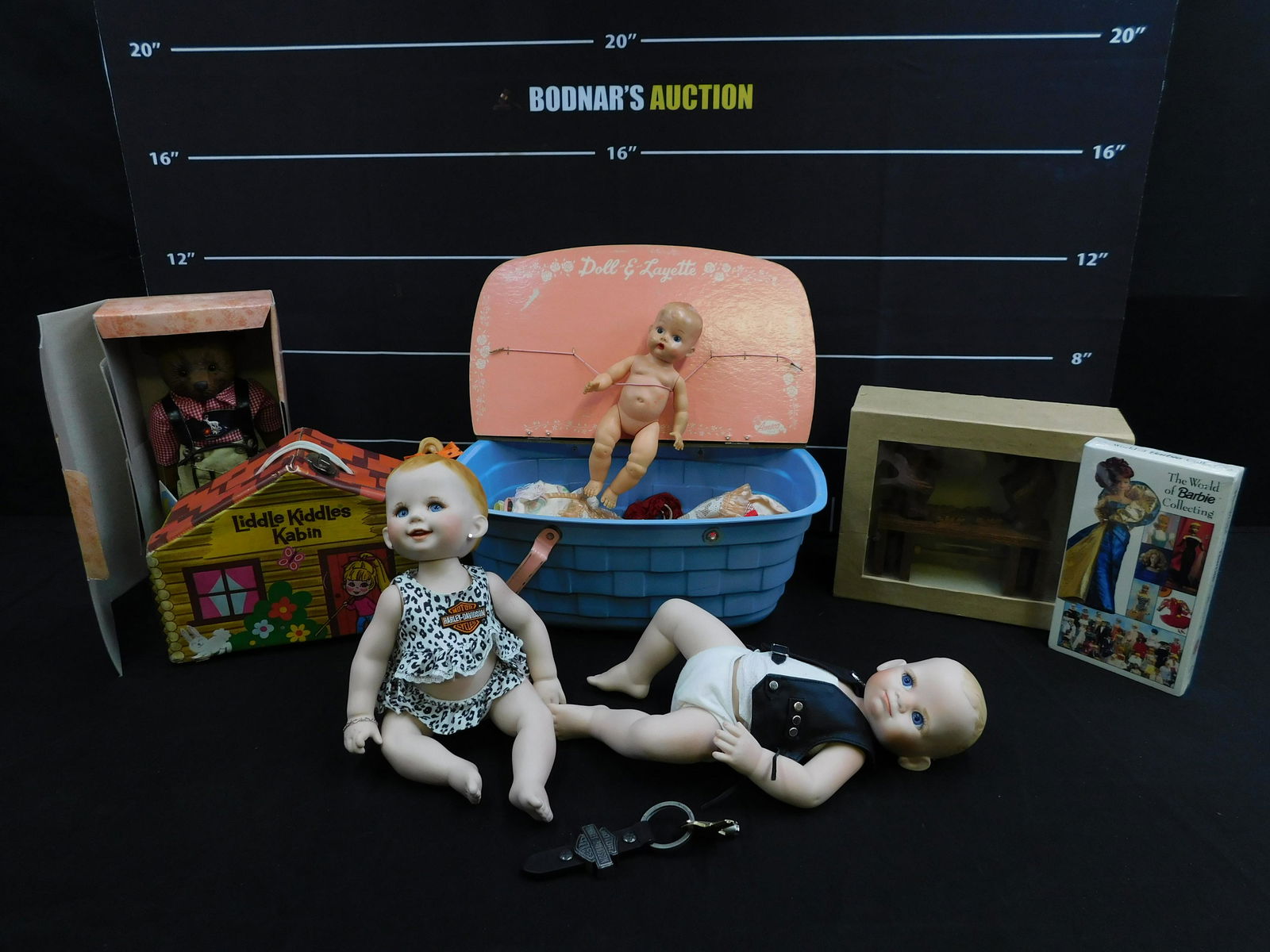 Lot of Mixed Dolls and Collectibles (1 of 10)