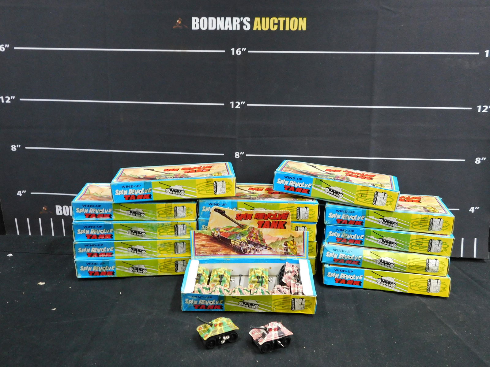 Lot of 180 Wind Up Spin Revolve Tin Tanks (1 of 4)