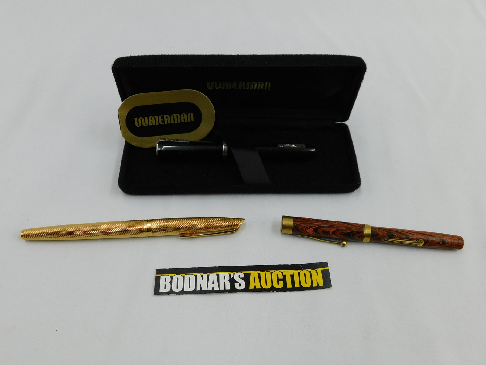 Lot of 3 Waterman's Pen: Lot of 3 Waterman's Pens including Vintage Ideal Fountain Pen, Waterman's Cartridge Filler with 18kt nib - Made in France, and Waterman Pen in Original Box. All invoices must be paid within 24 hours o