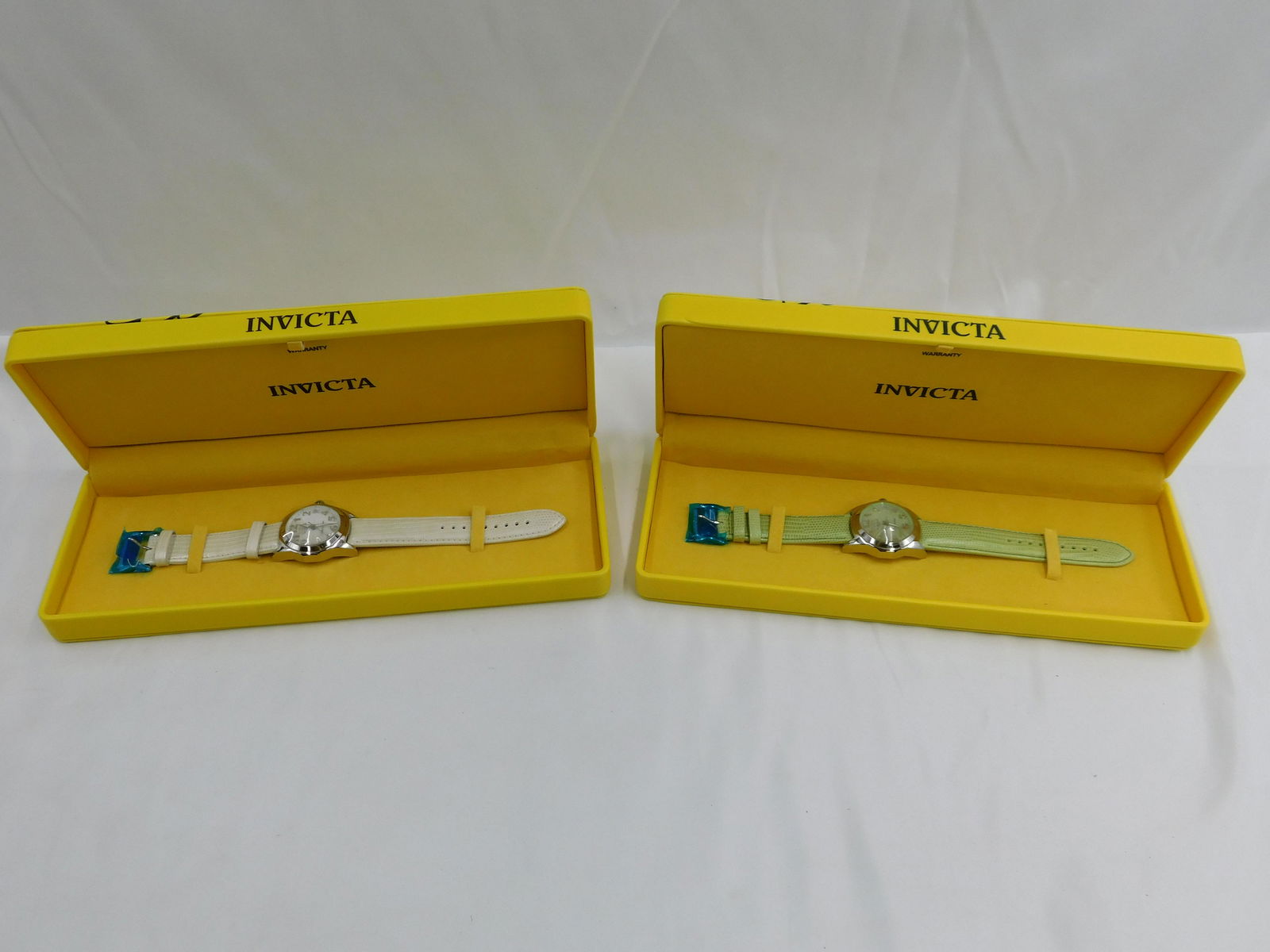Lot of 2 Ladies Invicta Watches (1 of 9)