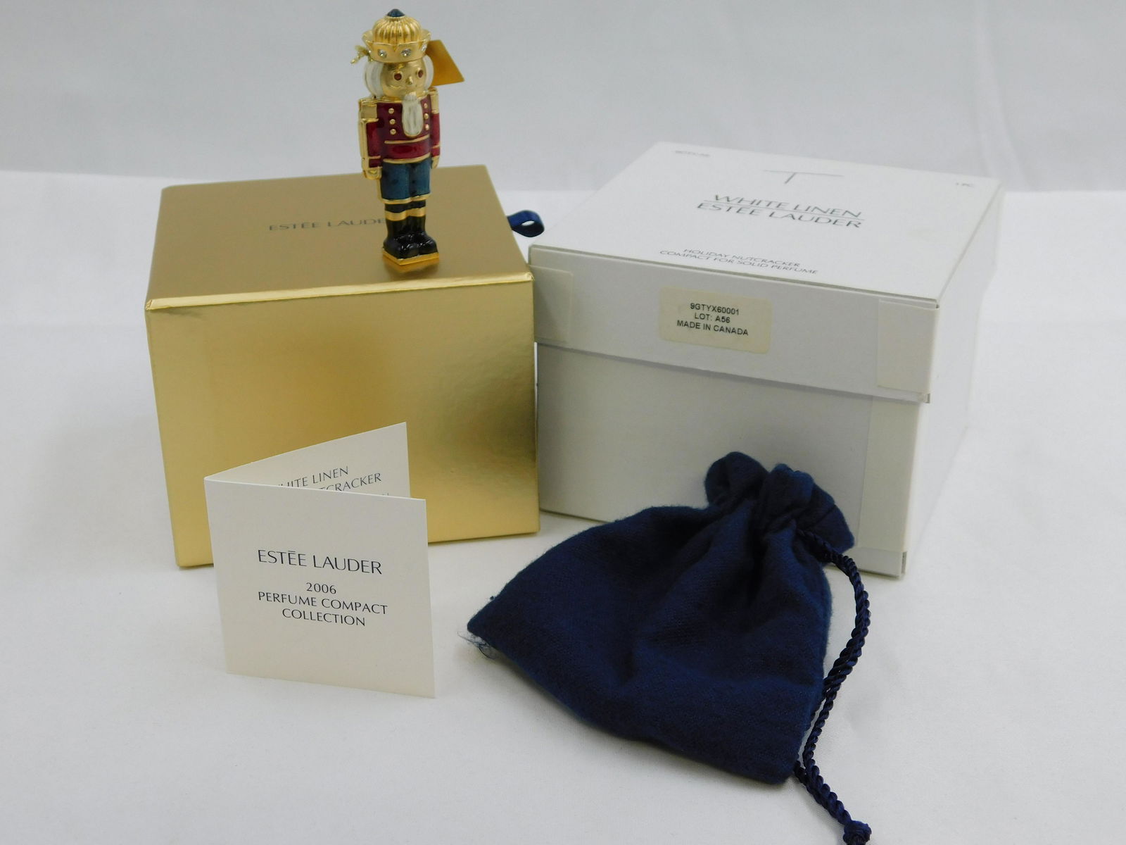 Estee Lauder Holiday Nutcracker Perfume Compact (1 of 5)