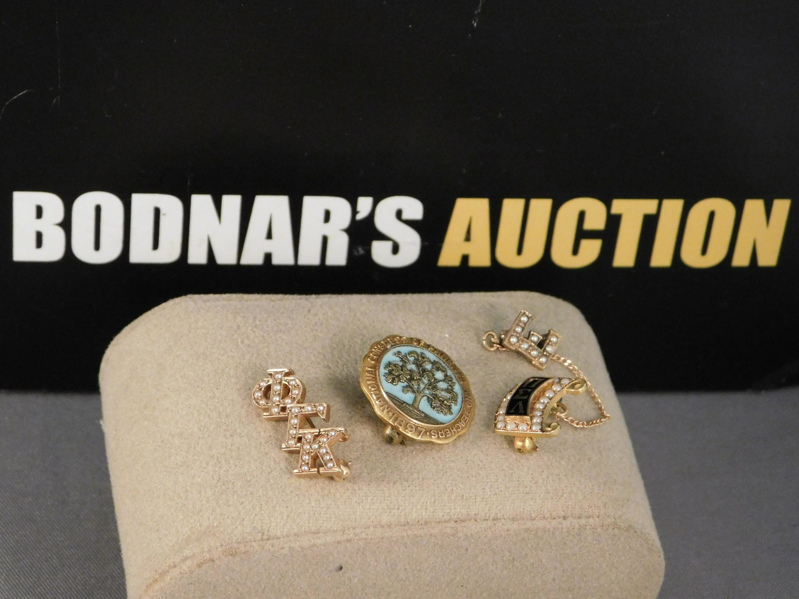 Group of 3 10K Yellow Gold Pins (1 of 4)