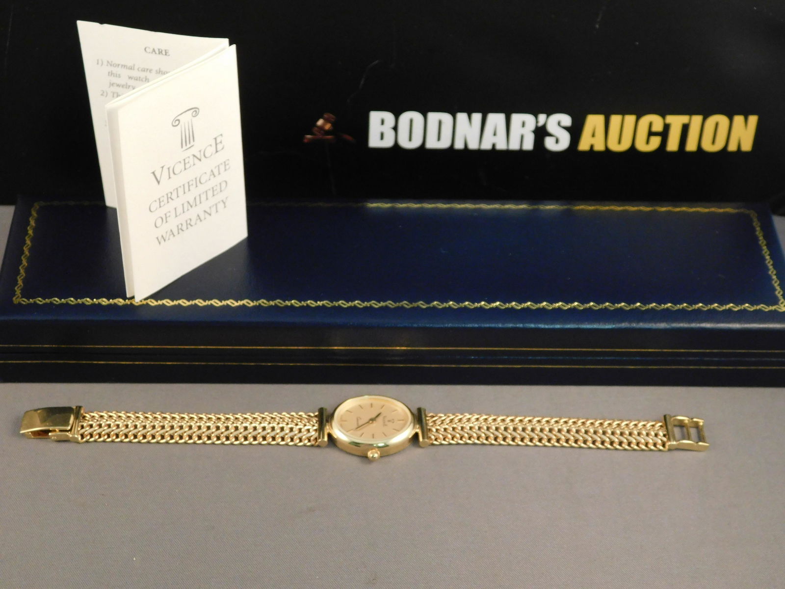 Vicence gold watch new arrivals