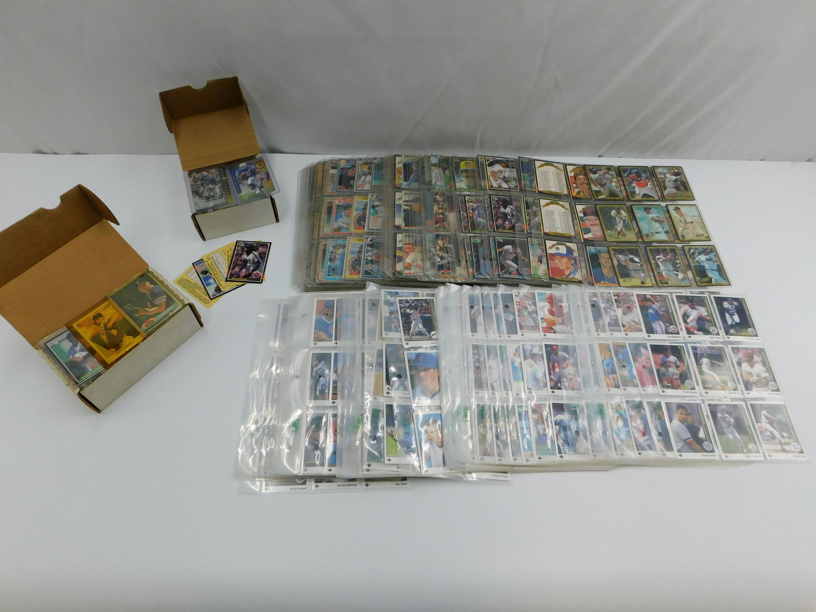 Group Lot of Approx 1500 Assorted Baseball and Football Cards (1 of 7)