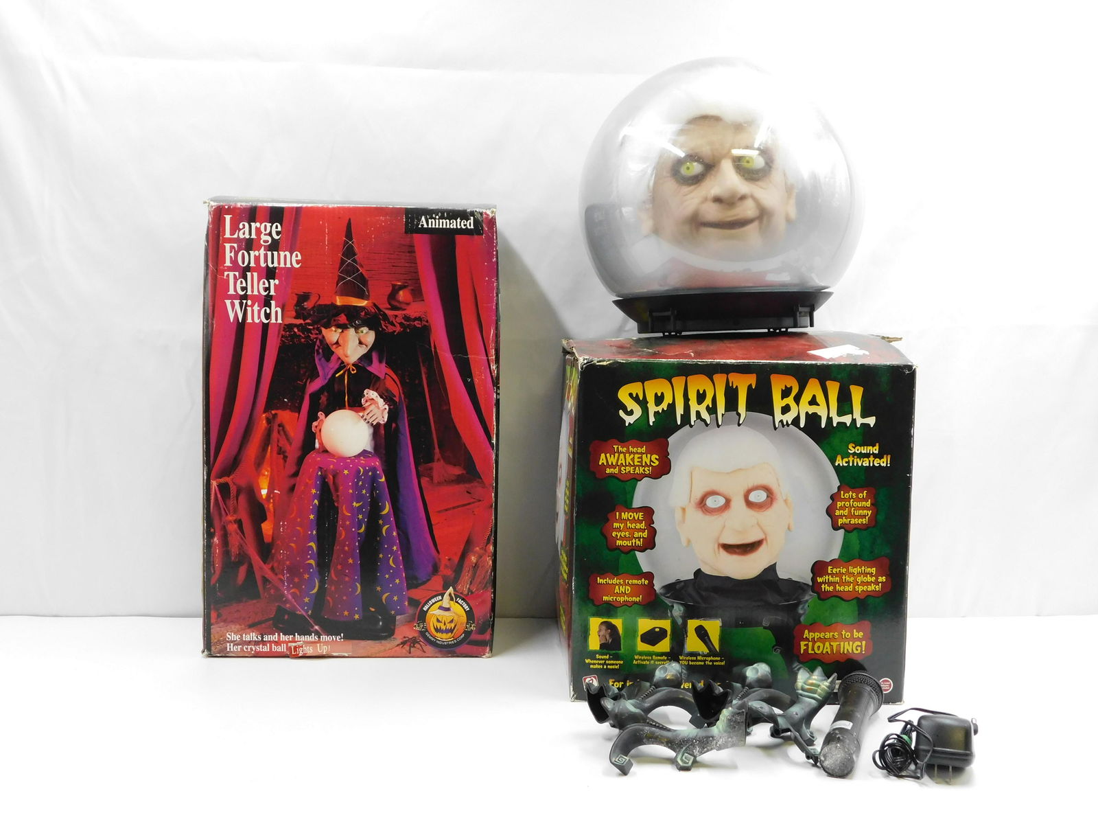 Lot of 2 Halloween Decorations (1 of 5)