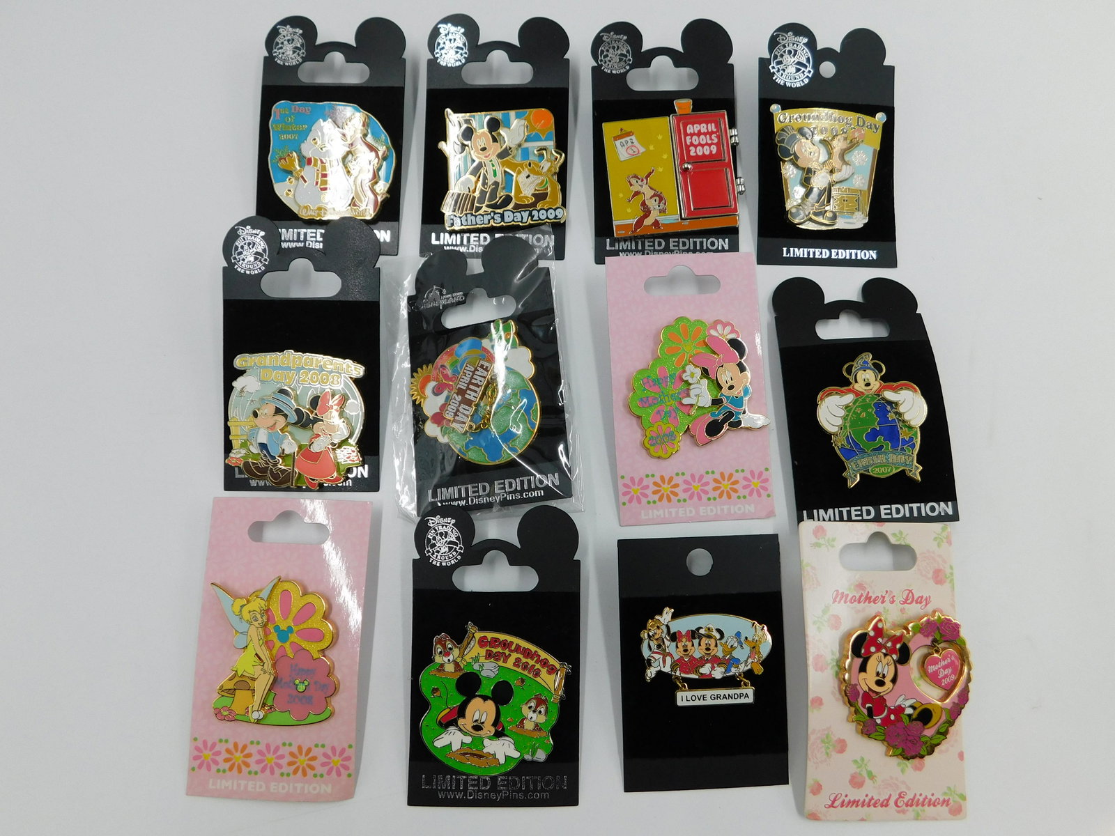 Lot of 12 Mixed Disney Holiday/Celebration Pins (1 of 4)