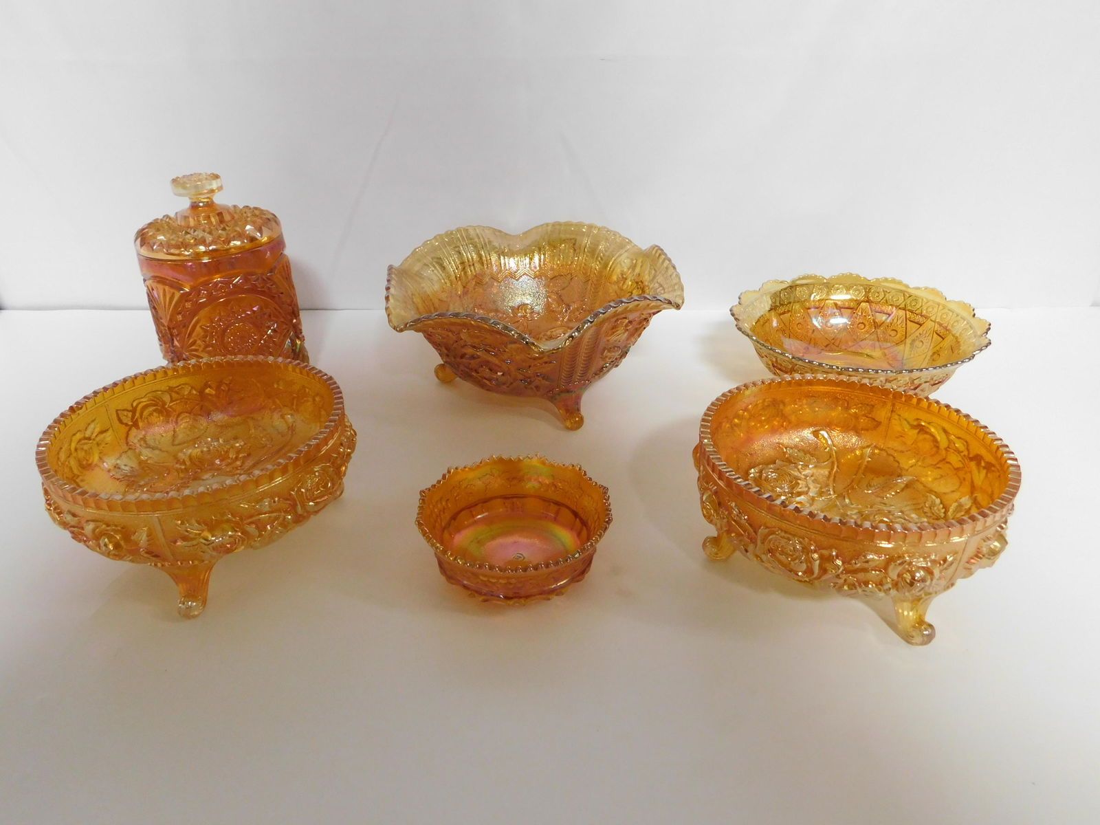 Lot of 6 Pieces of Carnival Glass (1 of 5)