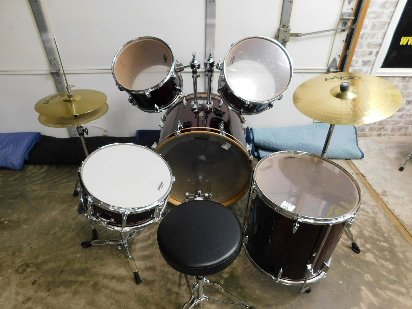 Yamaha Ryden 5 Piece Drum Set with Accessories (1 of 6)